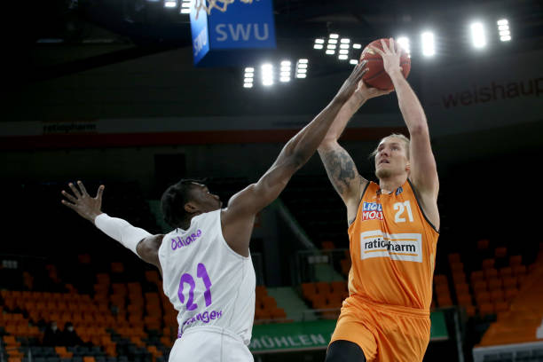 中场压迫的 中场压迫的